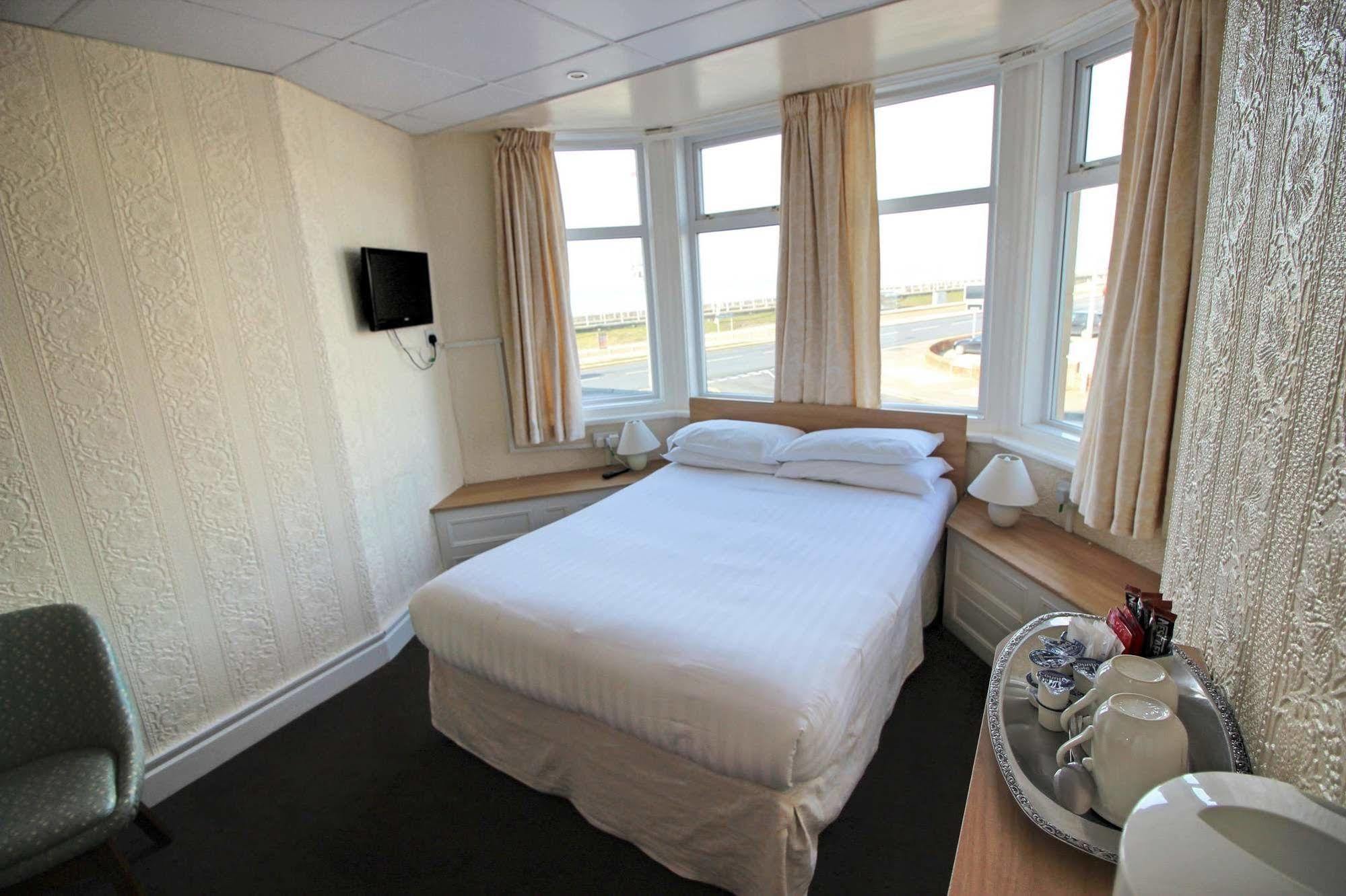 The Colwyn Hotel - Near Pleasure Beach Blackpool Ngoại thất bức ảnh